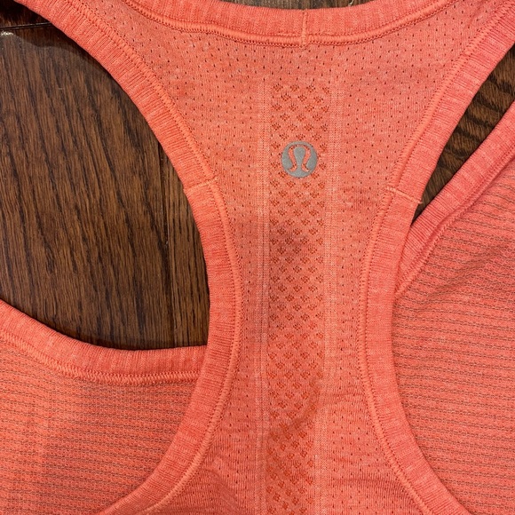 Lululemon running/workout tank - Picture 3 of 4
